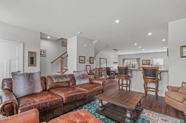 1092 Ambergate Station, Apex, NC 27502