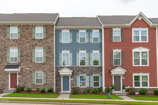 1092 Ambergate Station, Apex, NC 27502