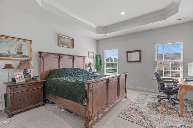 1092 Ambergate Station, Apex, NC 27502