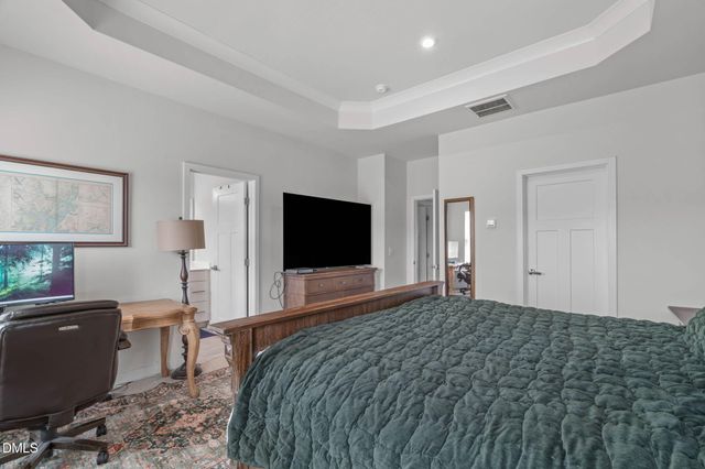 1092 Ambergate Station, Apex, NC 27502