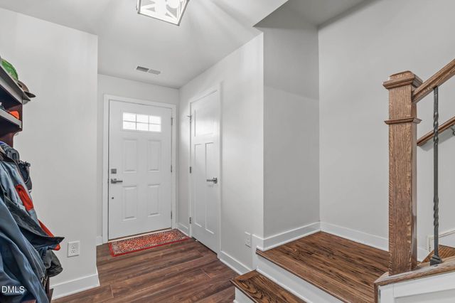 1092 Ambergate Station, Apex, NC 27502