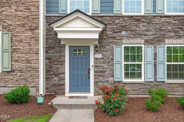 1092 Ambergate Station, Apex, NC 27502