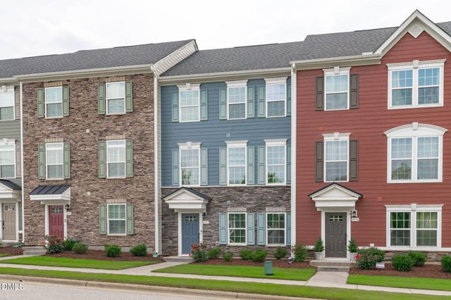 1092 Ambergate Station, Apex, NC 27502