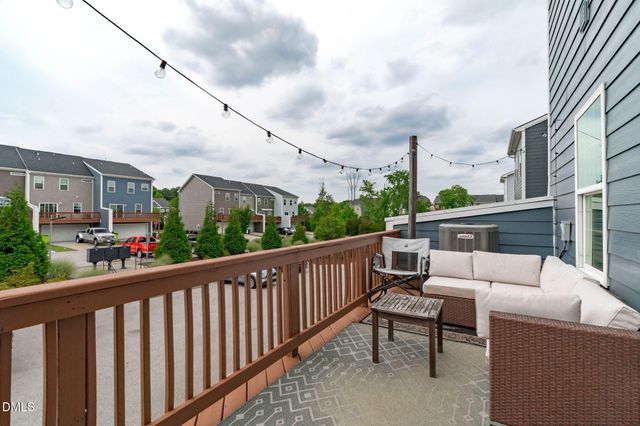 1092 Ambergate Station, Apex, NC 27502