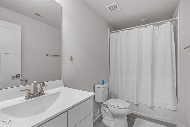 1092 Ambergate Station, Apex, NC 27502