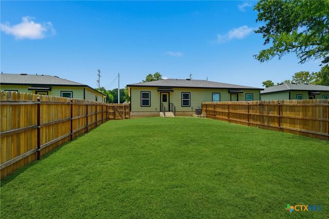 611 E Martindale Street A & B, Seguin, TX 78155