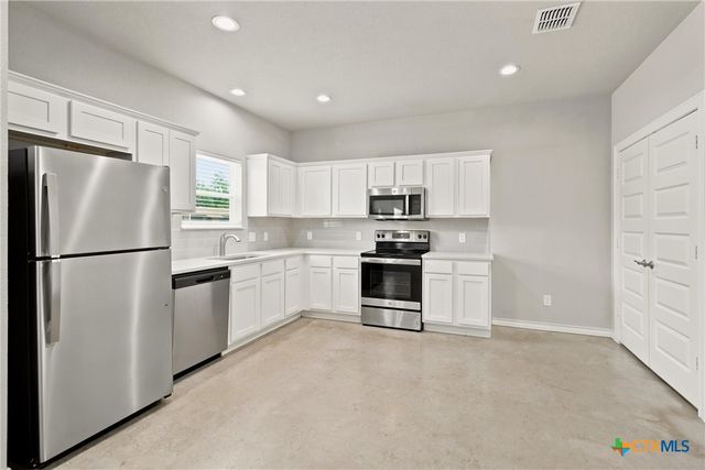 611 E Martindale Street A & B, Seguin, TX 78155