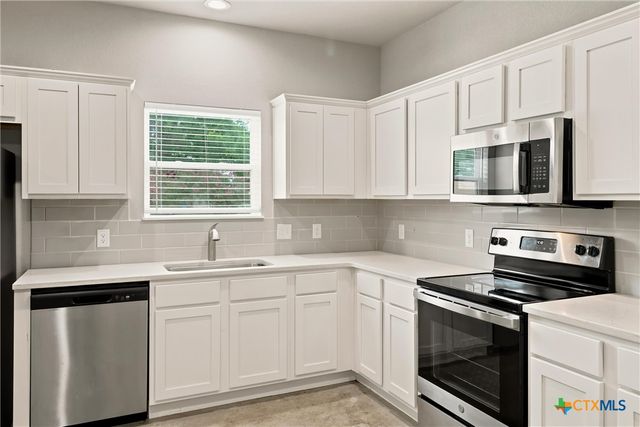 611 E Martindale Street A & B, Seguin, TX 78155