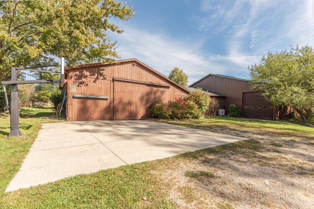 2875 Trailwood Lane, Ann Arbor, MI 48105