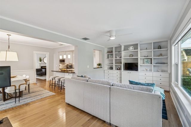 2527 W WATROUS AVENUE, Tampa, FL 33629