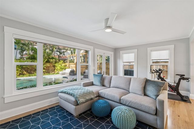 2527 W WATROUS AVENUE, Tampa, FL 33629