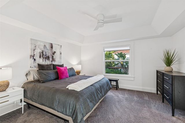 2527 W WATROUS AVENUE, Tampa, FL 33629