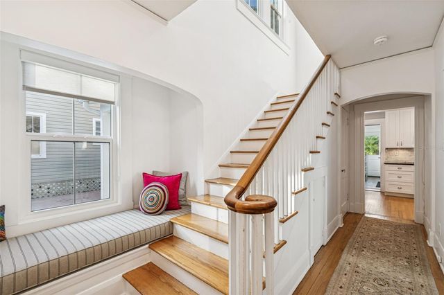 2527 W WATROUS AVENUE, Tampa, FL 33629