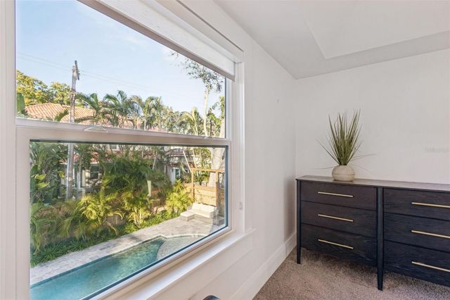 2527 W WATROUS AVENUE, Tampa, FL 33629