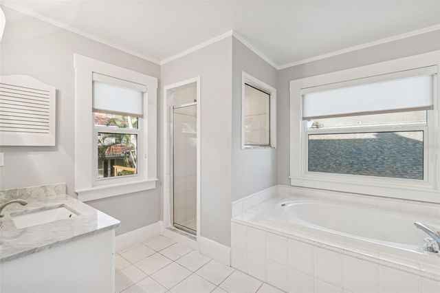 2527 W WATROUS AVENUE, Tampa, FL 33629