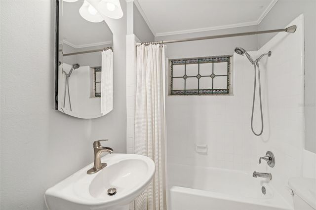 2527 W WATROUS AVENUE, Tampa, FL 33629