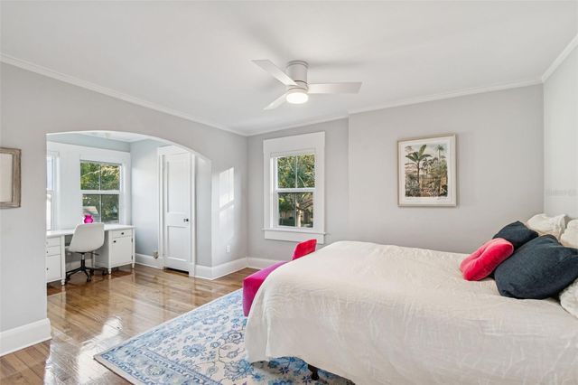 2527 W WATROUS AVENUE, Tampa, FL 33629