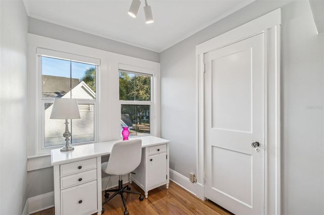 2527 W WATROUS AVENUE, Tampa, FL 33629