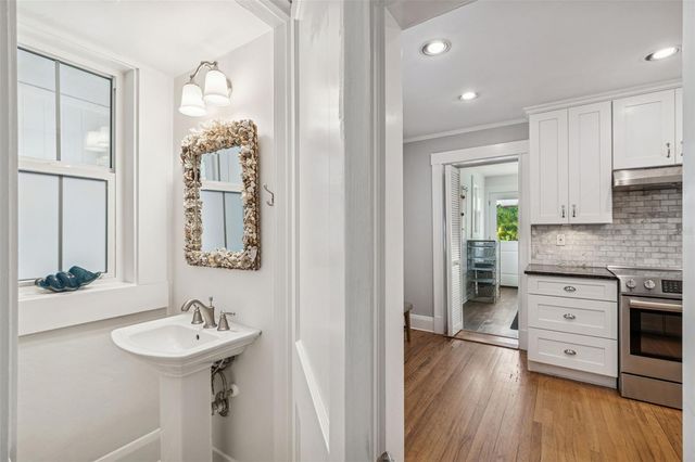 2527 W WATROUS AVENUE, Tampa, FL 33629