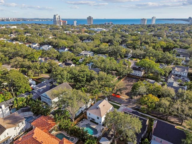 2527 W WATROUS AVENUE, Tampa, FL 33629