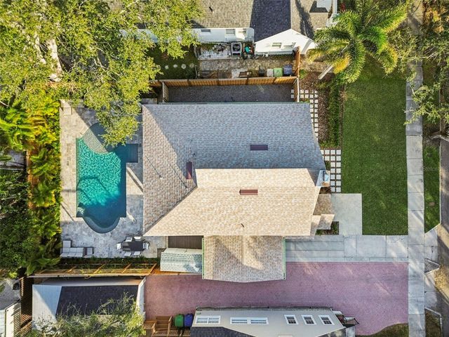 2527 W WATROUS AVENUE, Tampa, FL 33629