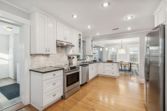 2527 W WATROUS AVENUE, Tampa, FL 33629