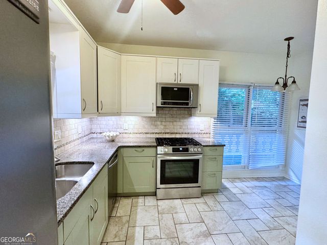 1439 Cambridge Common, Decatur, GA 30033