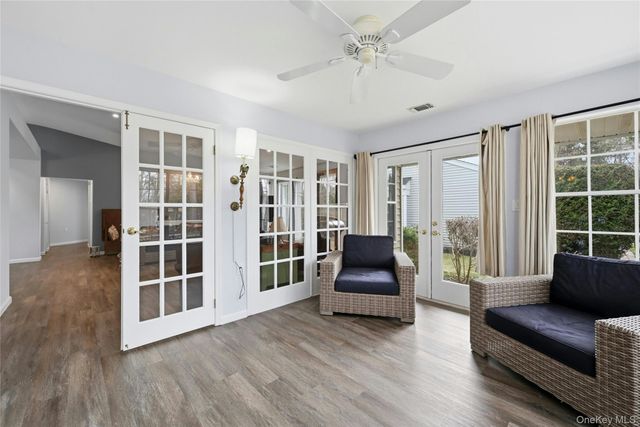 233 Glen Drive 233, Ridge, NY 11961