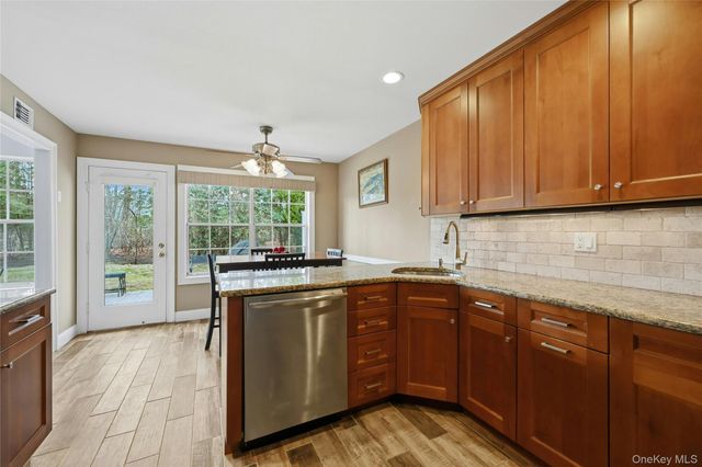 233 Glen Drive 233, Ridge, NY 11961