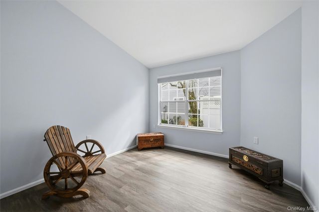 233 Glen Drive 233, Ridge, NY 11961