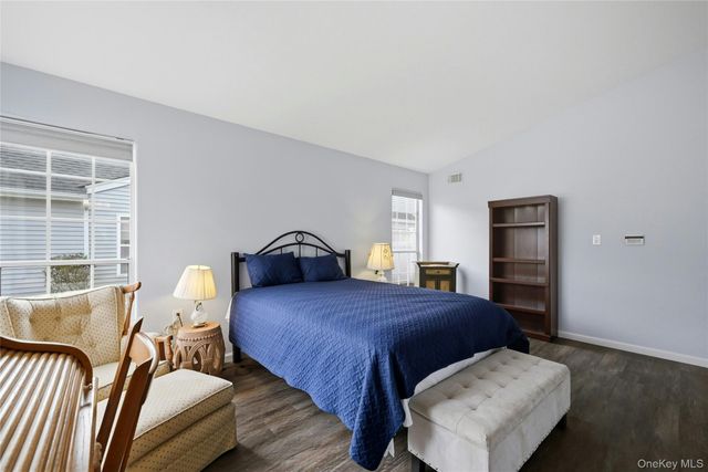 233 Glen Drive 233, Ridge, NY 11961