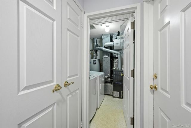 233 Glen Drive 233, Ridge, NY 11961