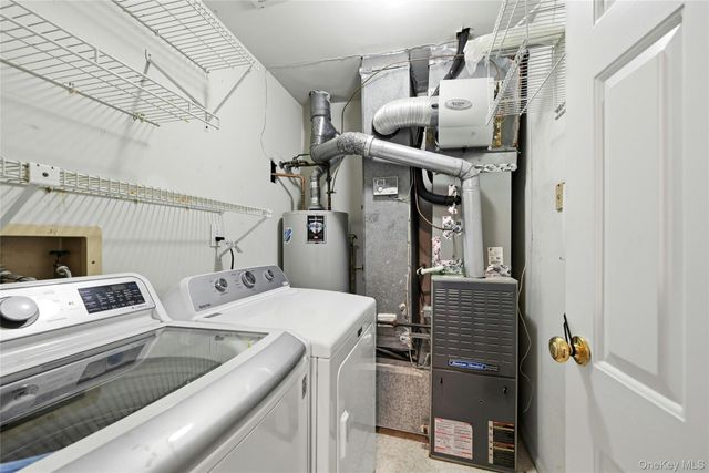 233 Glen Drive 233, Ridge, NY 11961