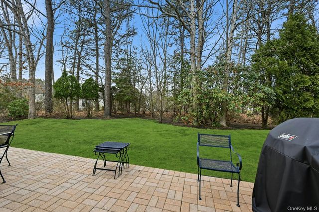 233 Glen Drive 233, Ridge, NY 11961