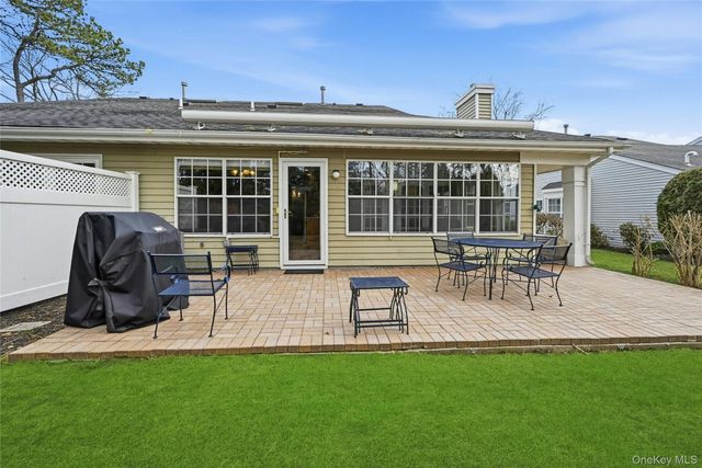 233 Glen Drive 233, Ridge, NY 11961