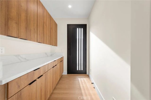 254 W Santa Anita, Burbank, CA 91502