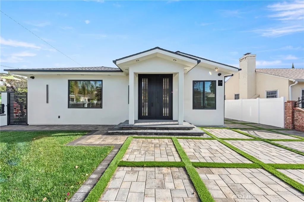 254 W Santa Anita, Burbank, CA 91502