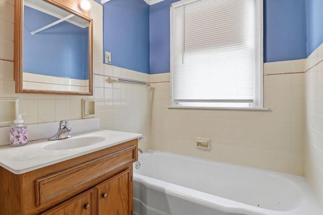 2419 Thor AVENUE, Racine, WI 53405