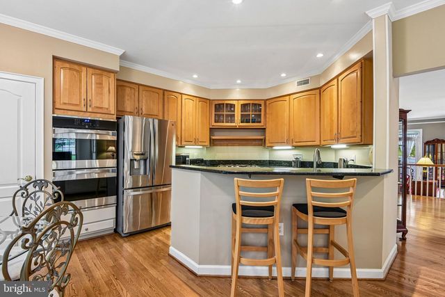 4014 DOGBERRY LN, Fairfax, VA 22033