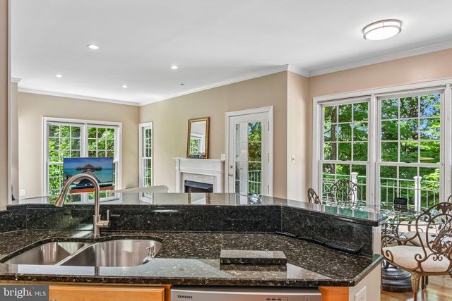 4014 DOGBERRY LN, Fairfax, VA 22033
