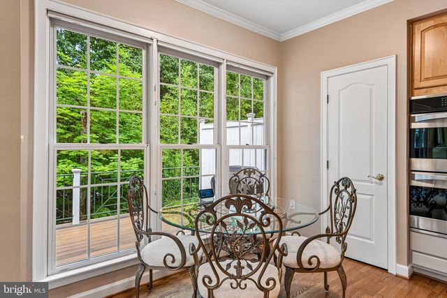 4014 DOGBERRY LN, Fairfax, VA 22033