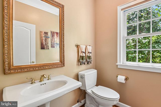 4014 DOGBERRY LN, Fairfax, VA 22033