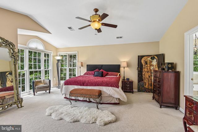 4014 DOGBERRY LN, Fairfax, VA 22033