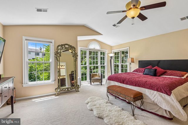 4014 DOGBERRY LN, Fairfax, VA 22033
