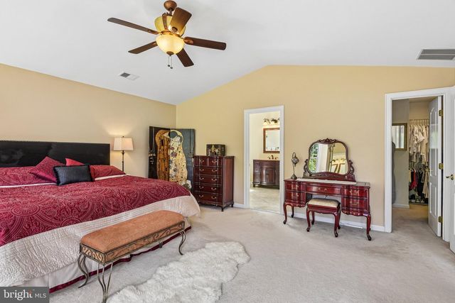 4014 DOGBERRY LN, Fairfax, VA 22033