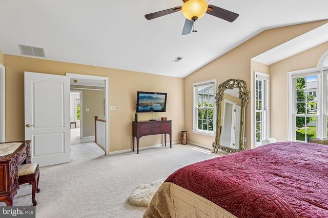 4014 DOGBERRY LN, Fairfax, VA 22033