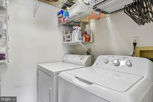 4014 DOGBERRY LN, Fairfax, VA 22033