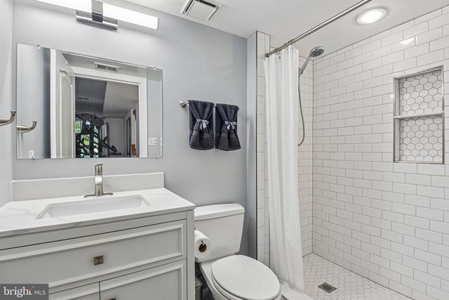 4014 DOGBERRY LN, Fairfax, VA 22033