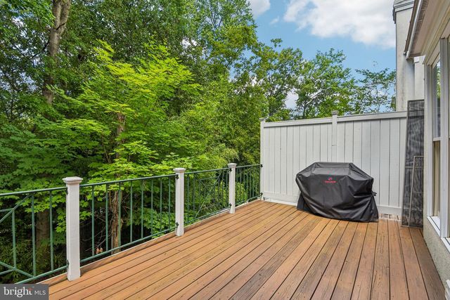 4014 DOGBERRY LN, Fairfax, VA 22033