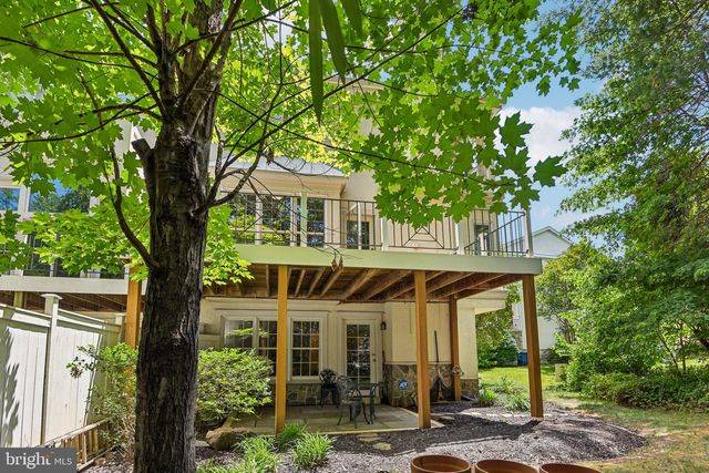 4014 DOGBERRY LN, Fairfax, VA 22033